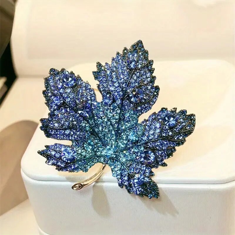 Elegant Crystal Maple Leaf Brooch – Add a Touch of Nature-Inspired Sparkle - Univelve